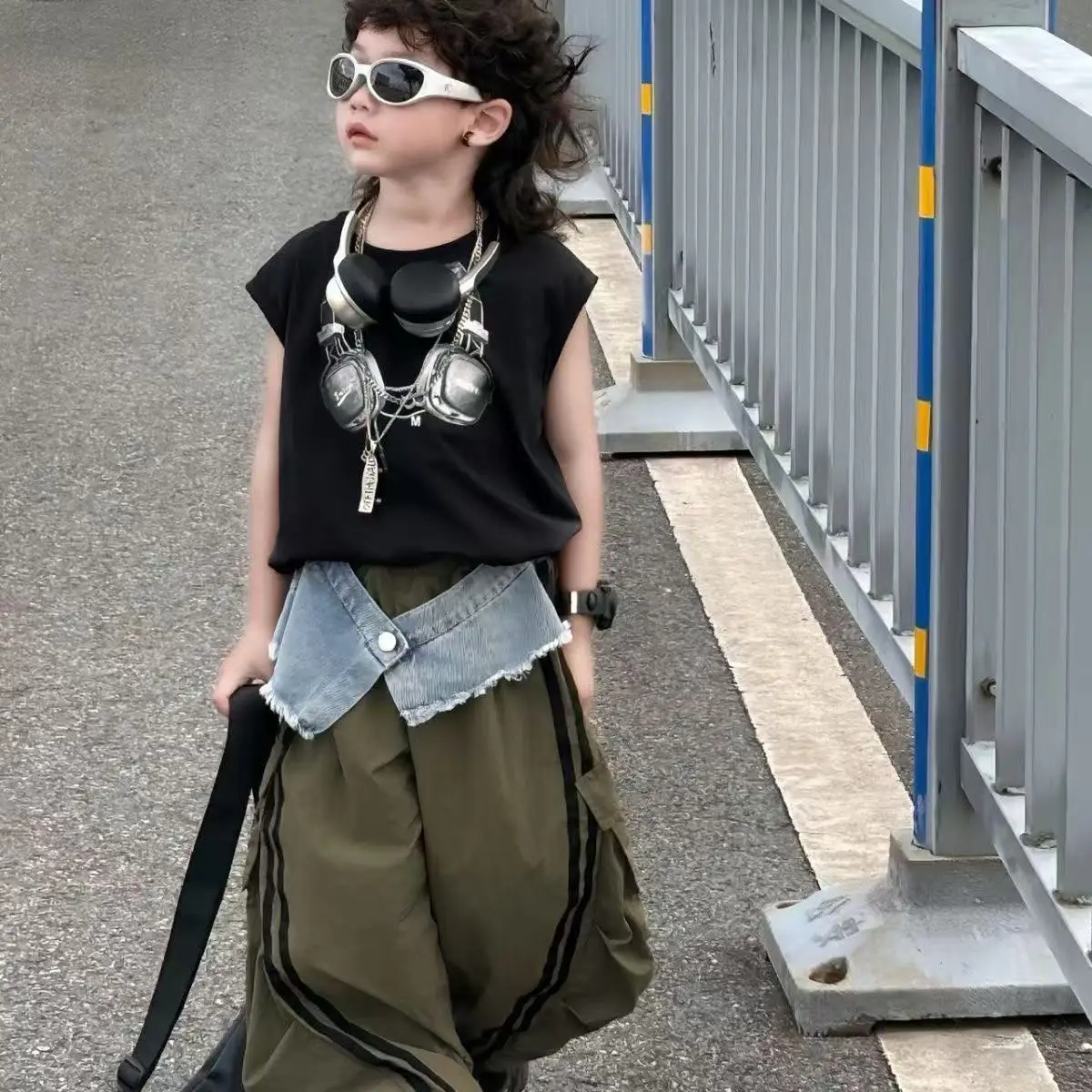 Children's Summer Set 2026 New Boys' Fashion Printed Sleeveless Tank Top Work Clothes Bending Knife Pants Two Piece Set