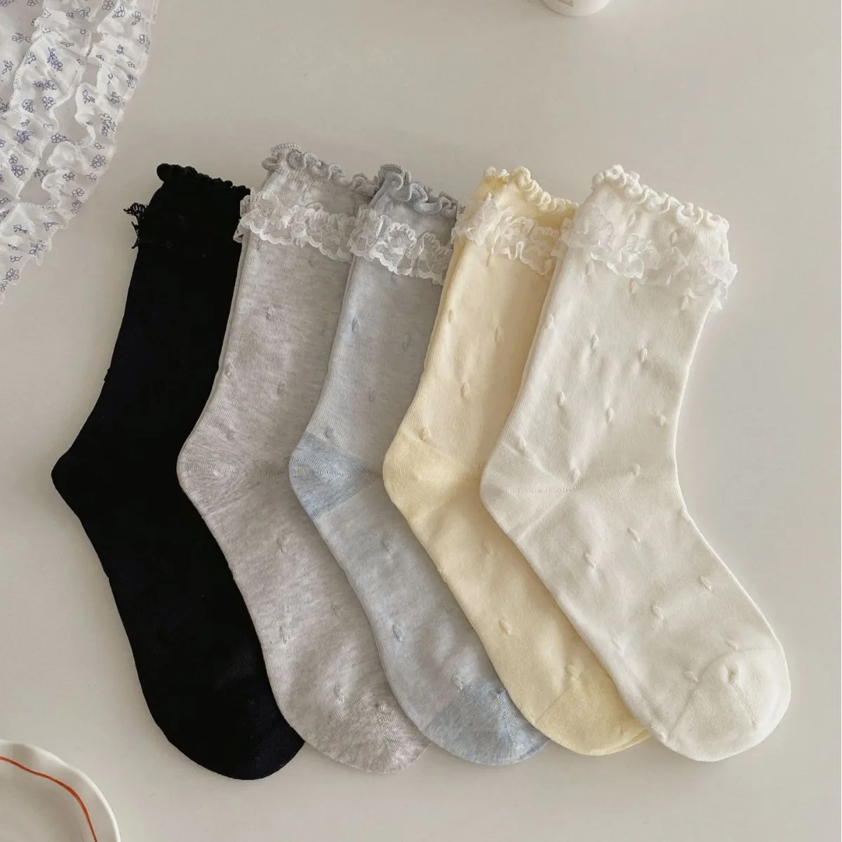 White Lace Korean Medium Tube Socks Boneless Girl Solid Color Three-dimensional Dot Stacking Socks
