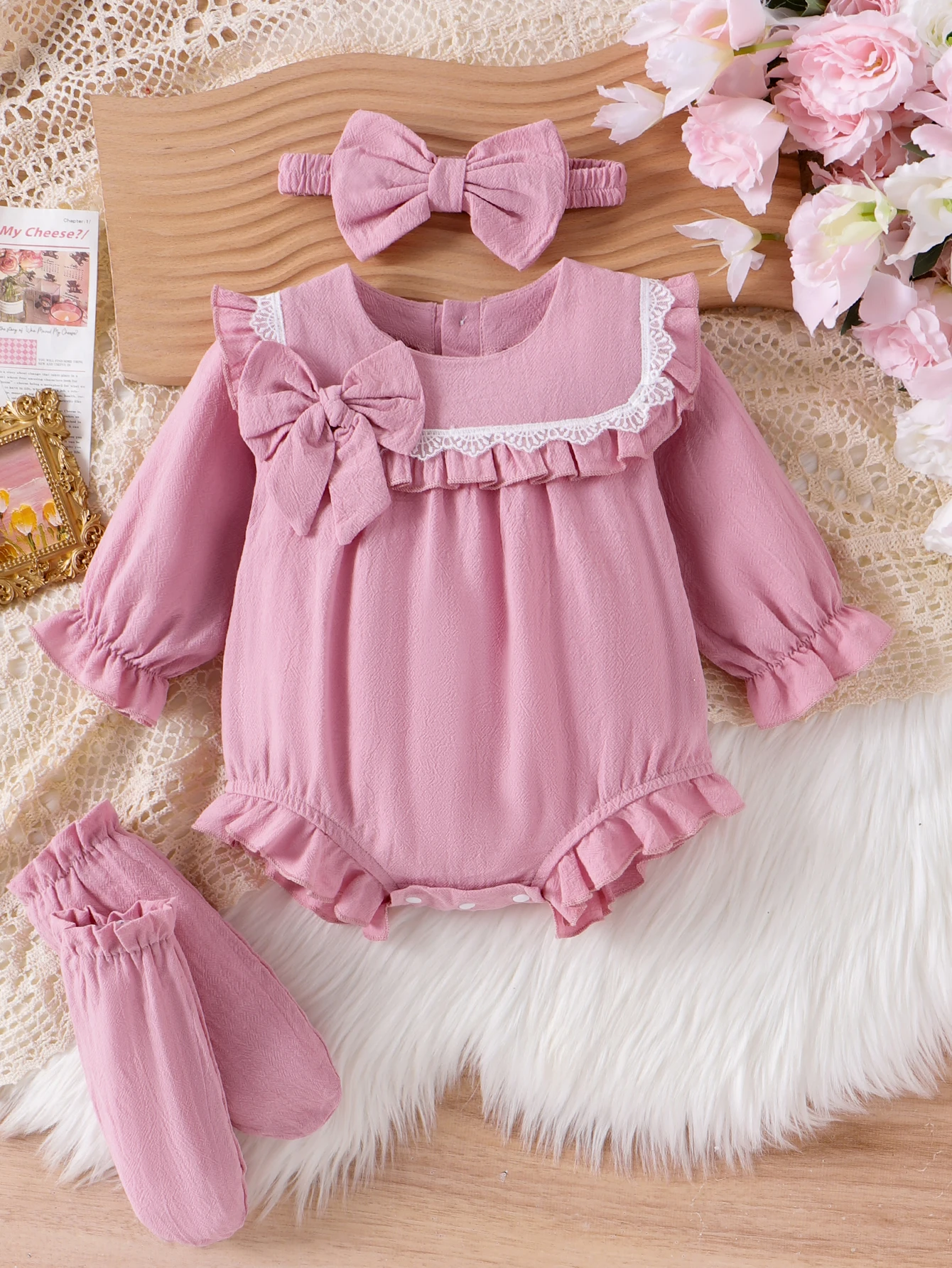 3PCS In Autumn, Girls Aged 0-1 Are Comfortable, Sweet And Cute Pink Long-Sleeved Clothes + Headband Socks Set