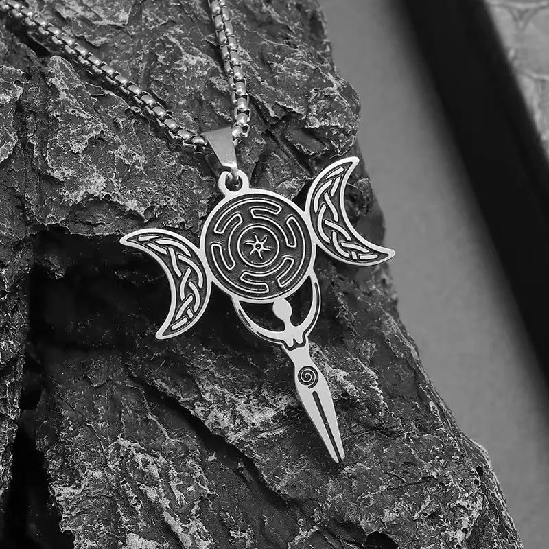 Stainless Steel Moon God Hecate Triple Moon Pendant Necklace for Men Women Greek Mythology Witchcraft Spiritpower Amulet Jewelry