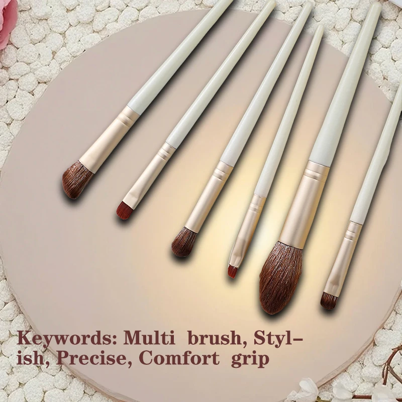 Przenośny zestaw pędzli do makijażu, stylowy i trwały, schludnie zapakowany w kompaktową saszetkę do makijażu na wynos.