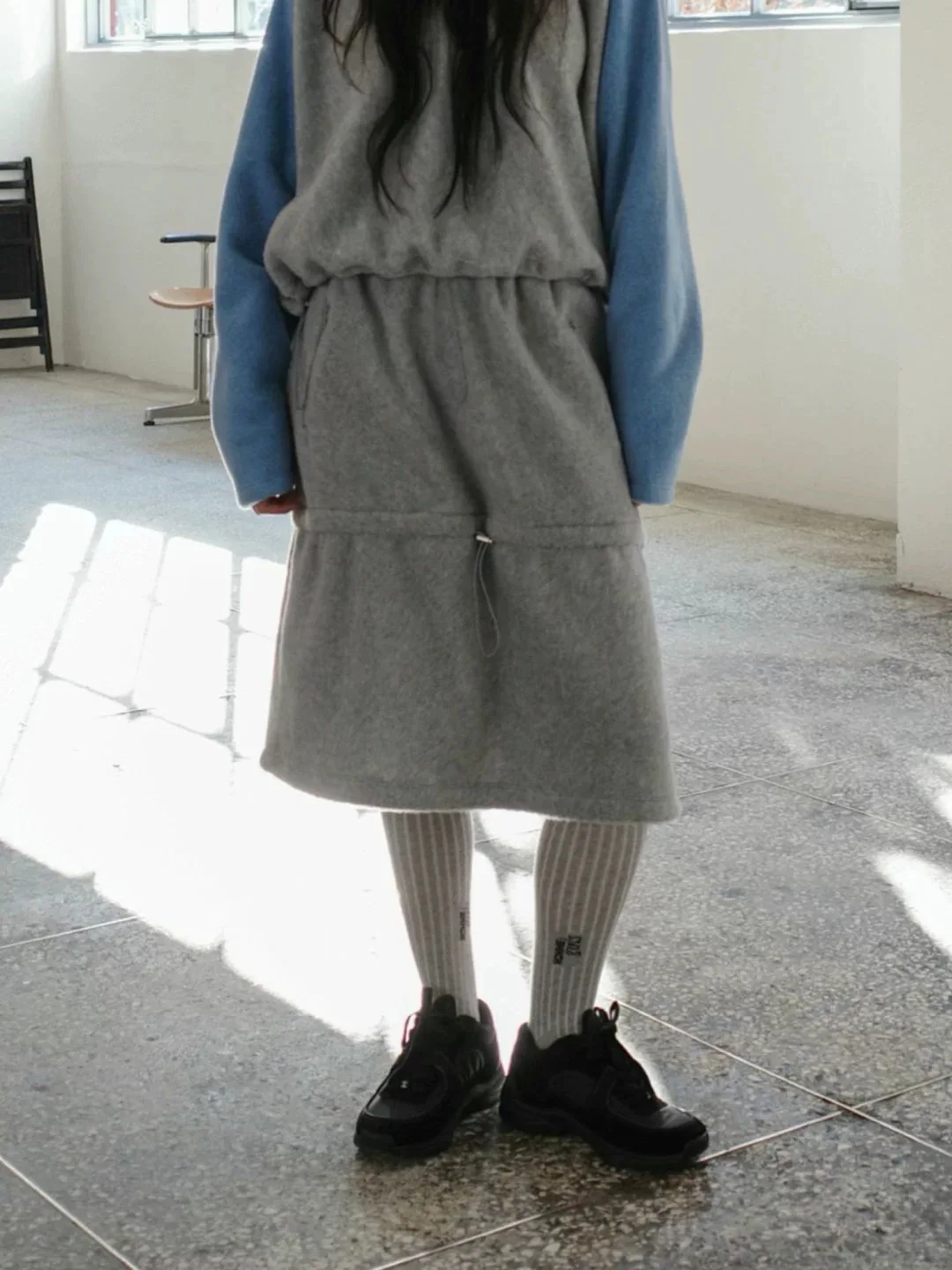 

Зима 2025: Новинка! Повседневная флисовая юбка Dongda Gate Sod с эластичным поясом на шнурке, свободного кроя, из полиэстера, для молодежи.