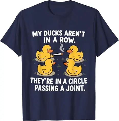 Meine Enten stehen nicht in einer Reihe, sie sind im Kreis und machen eine Pause. T-Shirt Y2k Cartoon Enten machen eine entspannte Pause. Grafisches Kleidungsstück Geschenk. – Detail 13