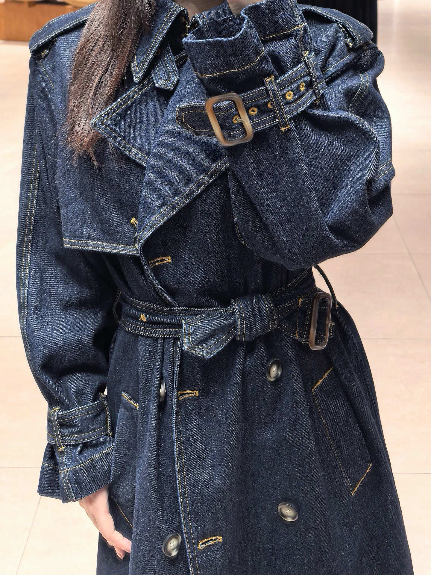 Cappotto lungo in denim premium Jaet Autunno Inverno Capispalla Faion da donna Taglio dritto Design semplice con cintura Marchio cinese