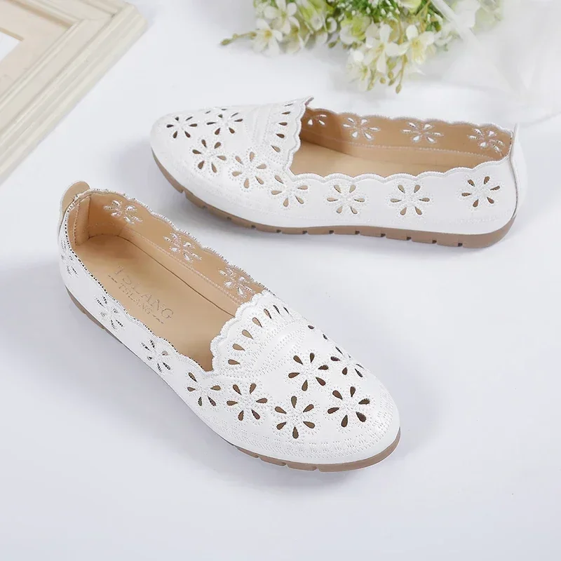 

Fashionable Hollow Breathable Comfortable Flat Shoes for Women Summer Korean Version Soft Soled Petal Slip Casual Women's Shoes