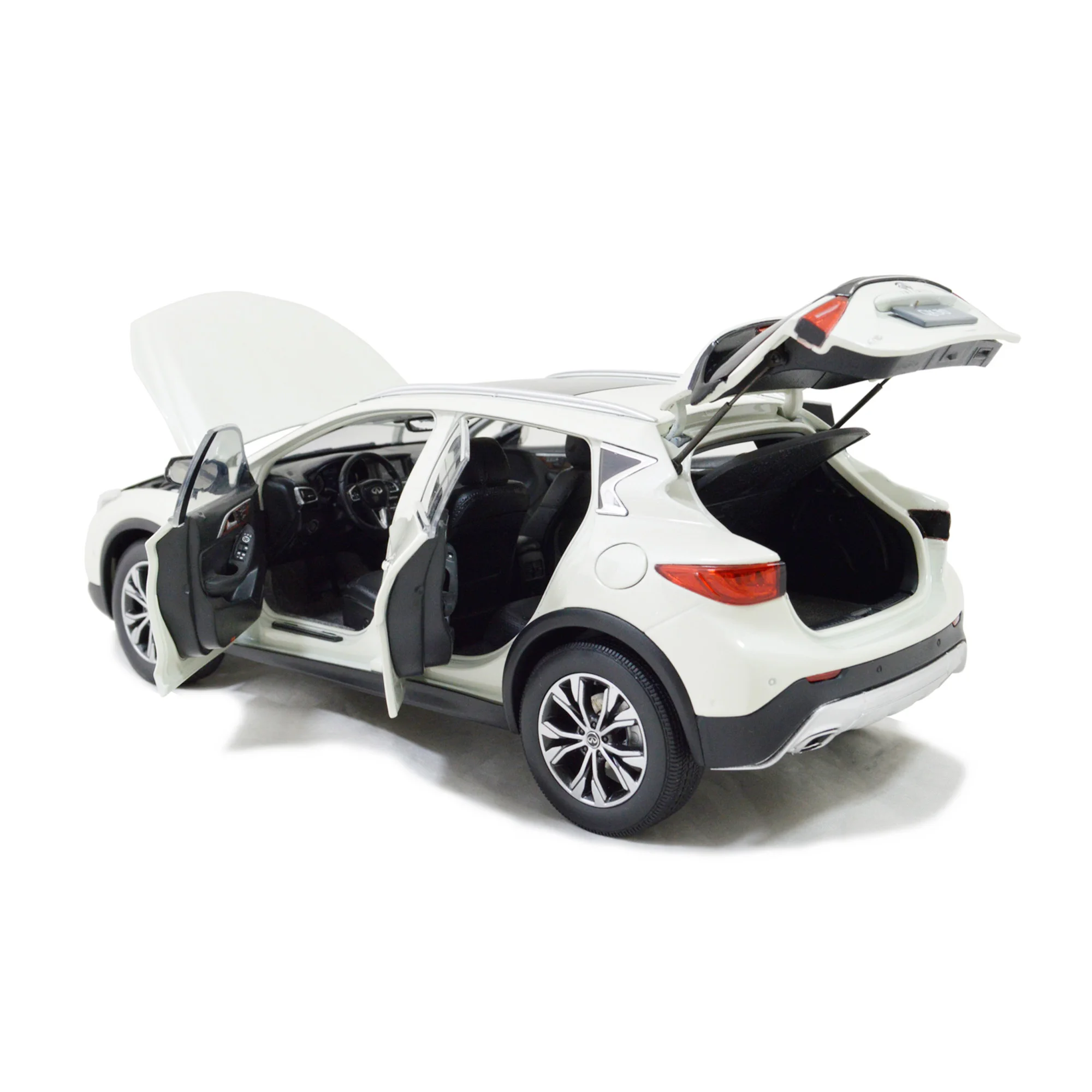 Paudi 1:64 Skala Infiniti QX30 2017 Model Samochodu Odlewany Wysokiej Jakości Detale Kolekcjonerski Samochodzik Zabawka Prezent dla Dorosłych Dzieci Oryginalne Pudełko