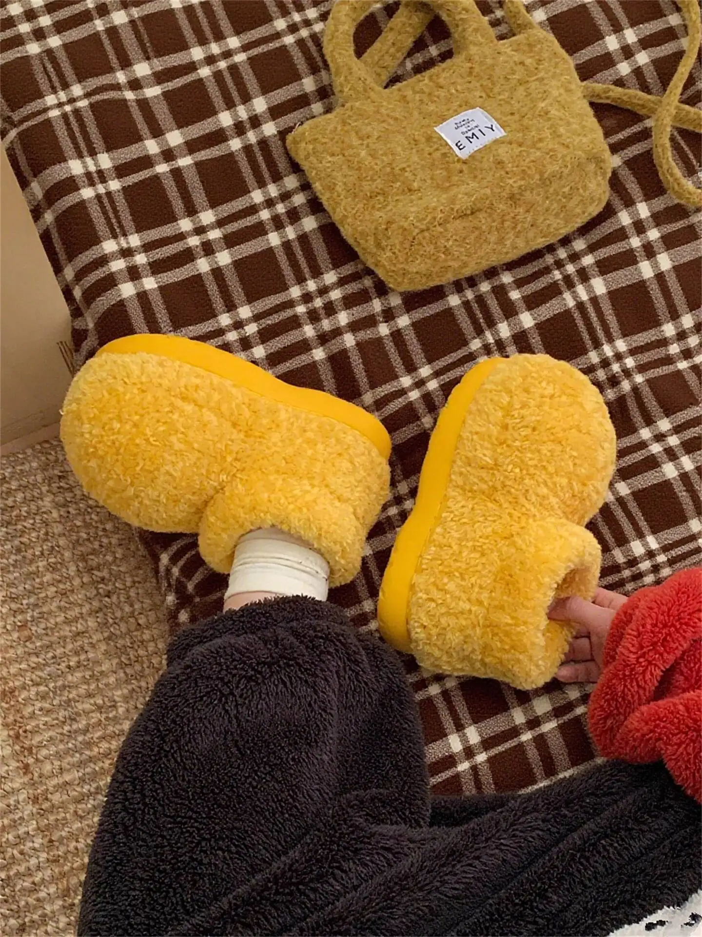 

Women's Home Slippers Winter Cute Big Toe Short Boots Warm Non Slip Stylish Cotton Shoes For Outdoor & Indoor Household Slippers