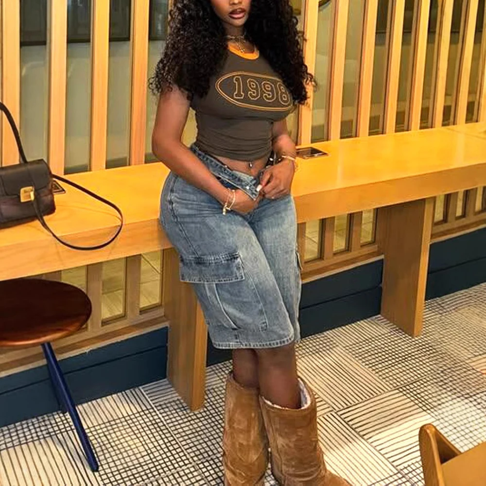 2025 Pantaloncini cargo in denim con tasche alla moda da donna estivi 2025, jeans corti al ginocchio elasticizzati a vita alta lavati, streetwear femminile casual