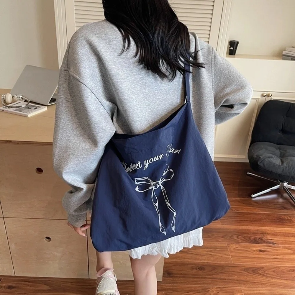 

Fashion Korean Women's Tote Bag Large Capacity Leisure Bow Shoulder Bag Versatile Nylon Commute Bag College Students
