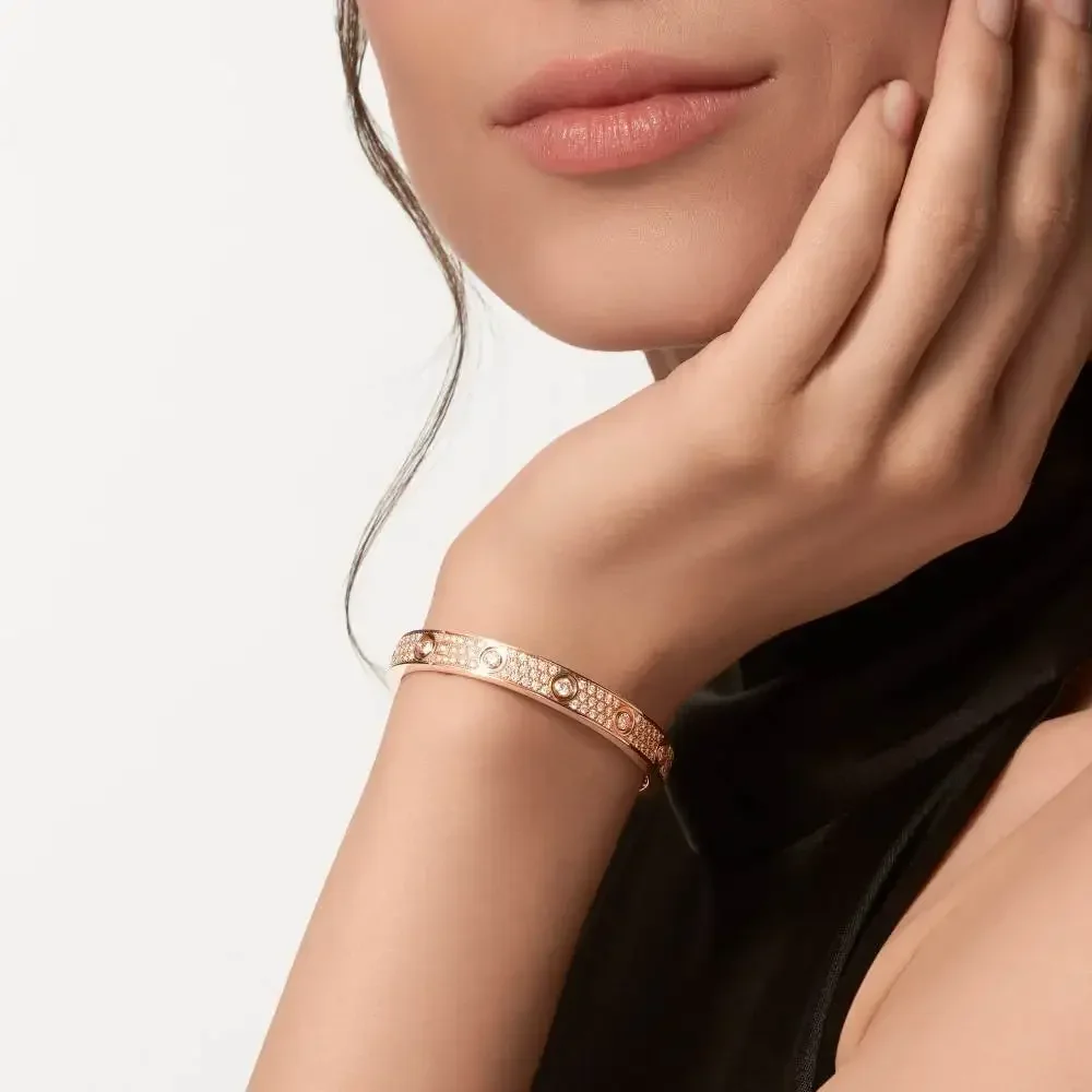 

Luxury High Quality 18K Rose Gold Love Bracelet Round Brilliant Cut Diamond Comes With A Screwdriver - The Best Gift For A Lover