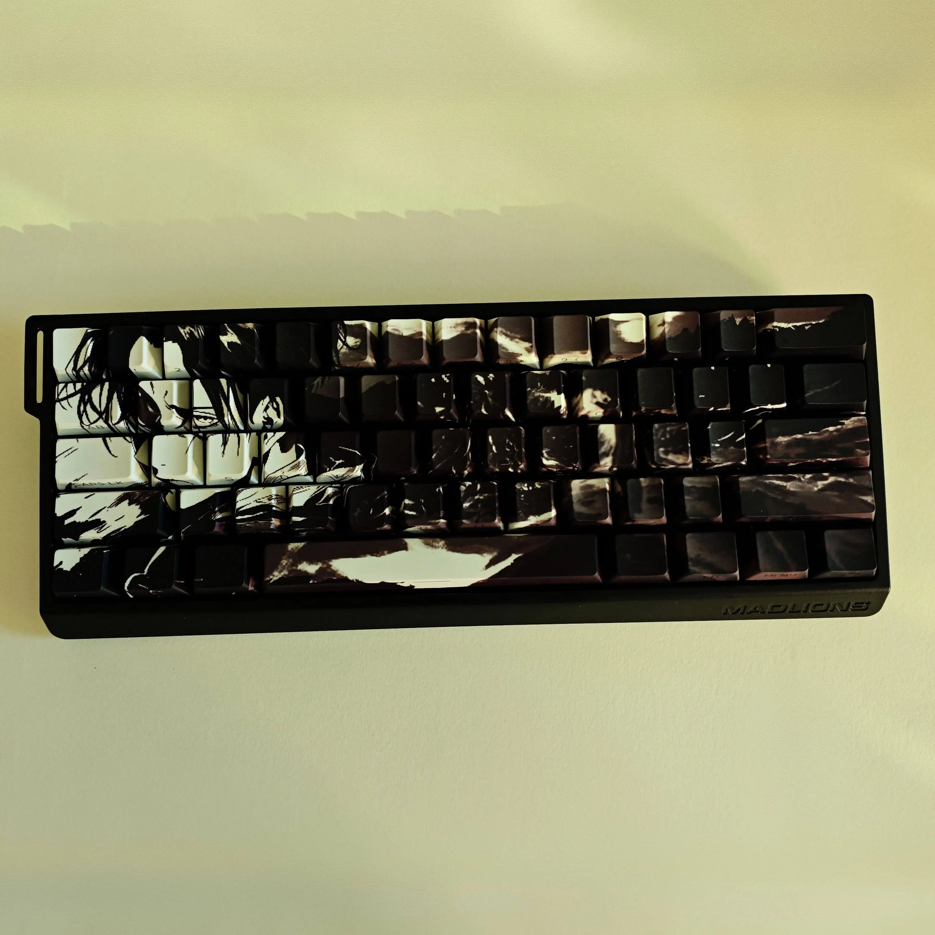 134 Keys Attack on Titan Captain Levi Keycap Side Engraving Transmission Cherry Sublimation PBT Mechanical Keyboard Keycap