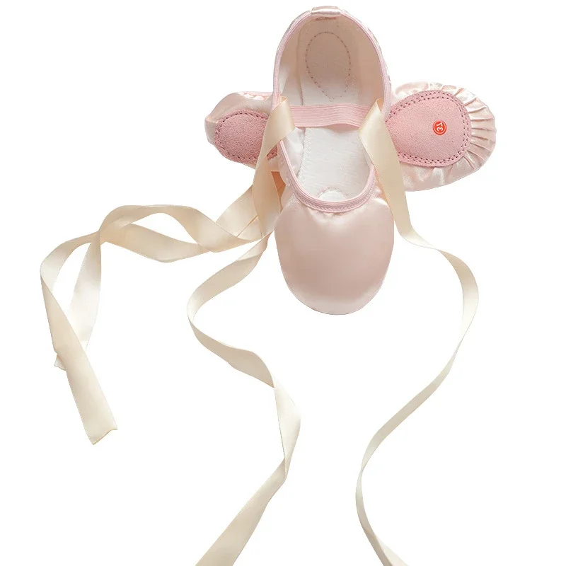 

Модная детская женская танцевальная обувь для начинающих, атласная танцевальная обувь на мягкой подошве, женские балетки с уздечкой