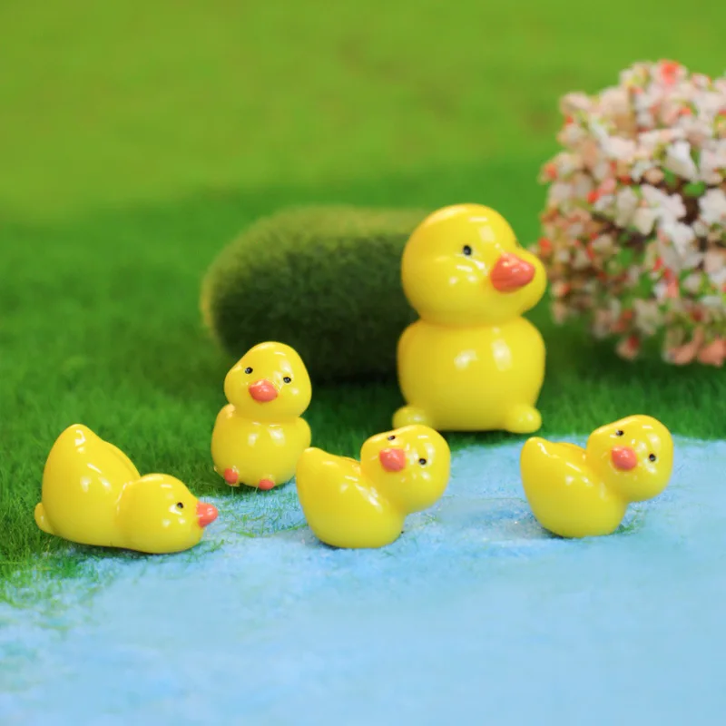 BAIUFOR Adorable Mini Resin Duck Figurines - Yellow and White Cartoon Miniatures for Fairy Gardens, Aquariums, and Children Toys