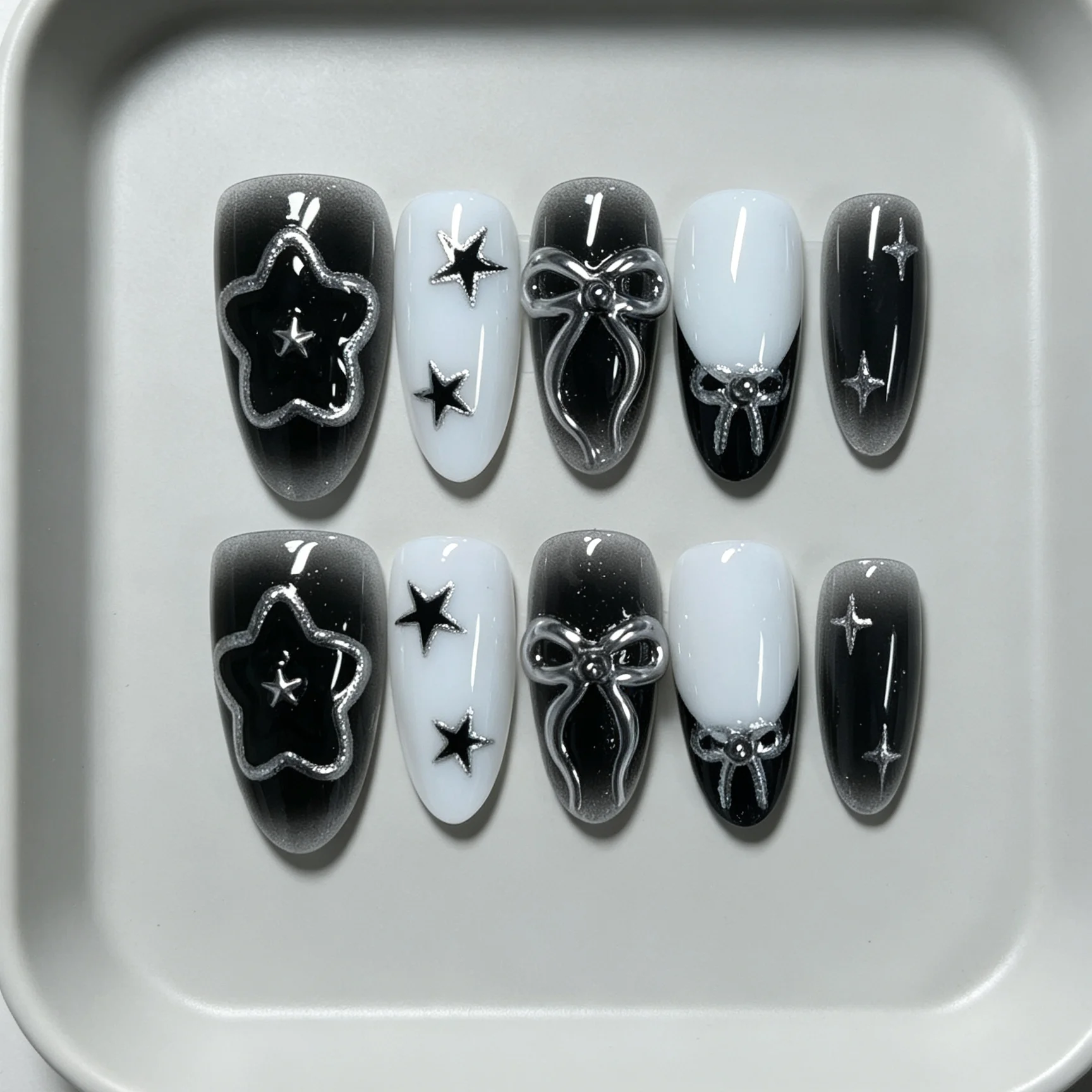 10 Pieces of Hand Pressed Almond Shaped Nails, Beautiful Fake Nails, Simple Black and White Stars, Suitable for Women to Use
