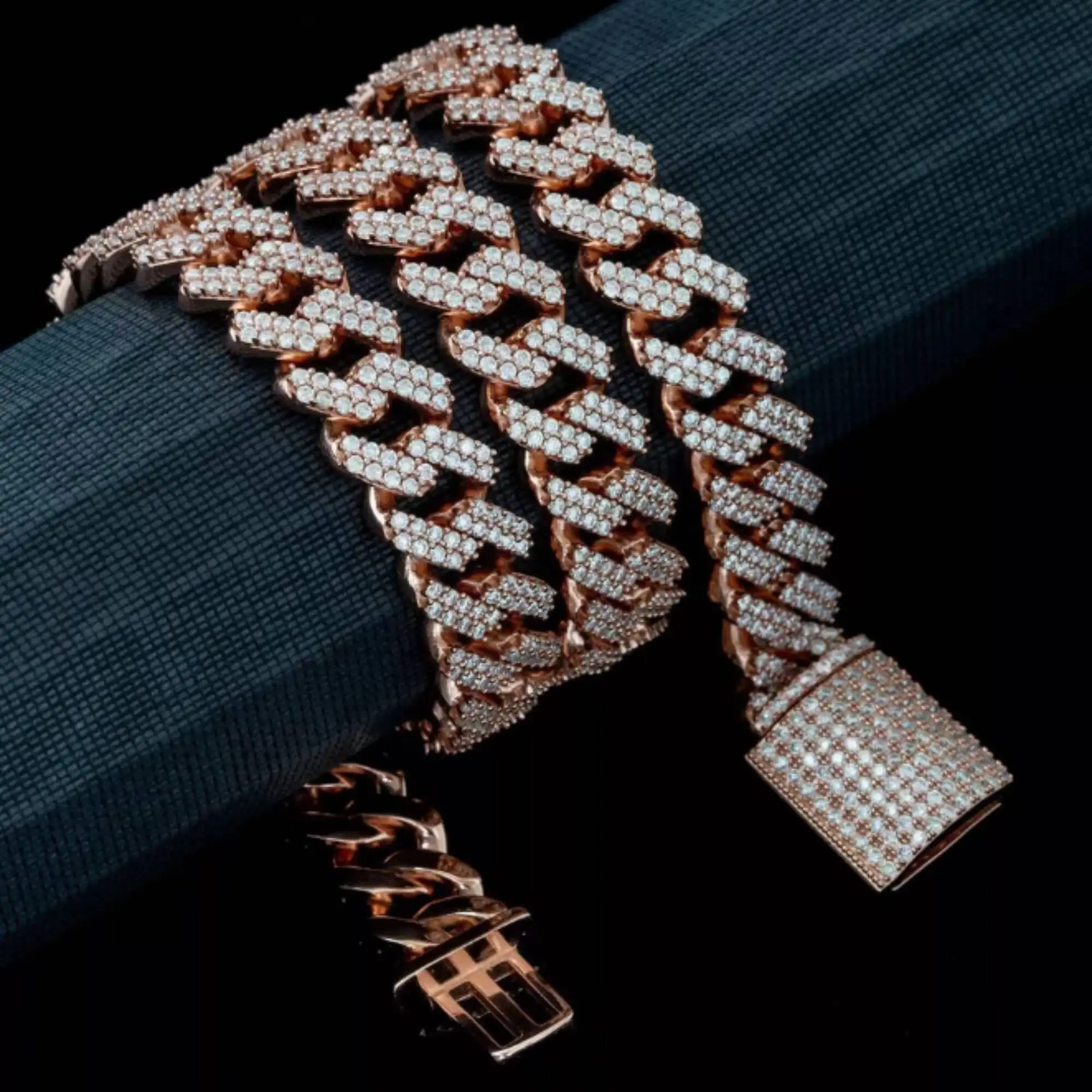 Luxury Handcrafted Moissanite Cuban Link Necklace Fashion Hip Hop Jewelry with Premium Diamond Style Finish.
