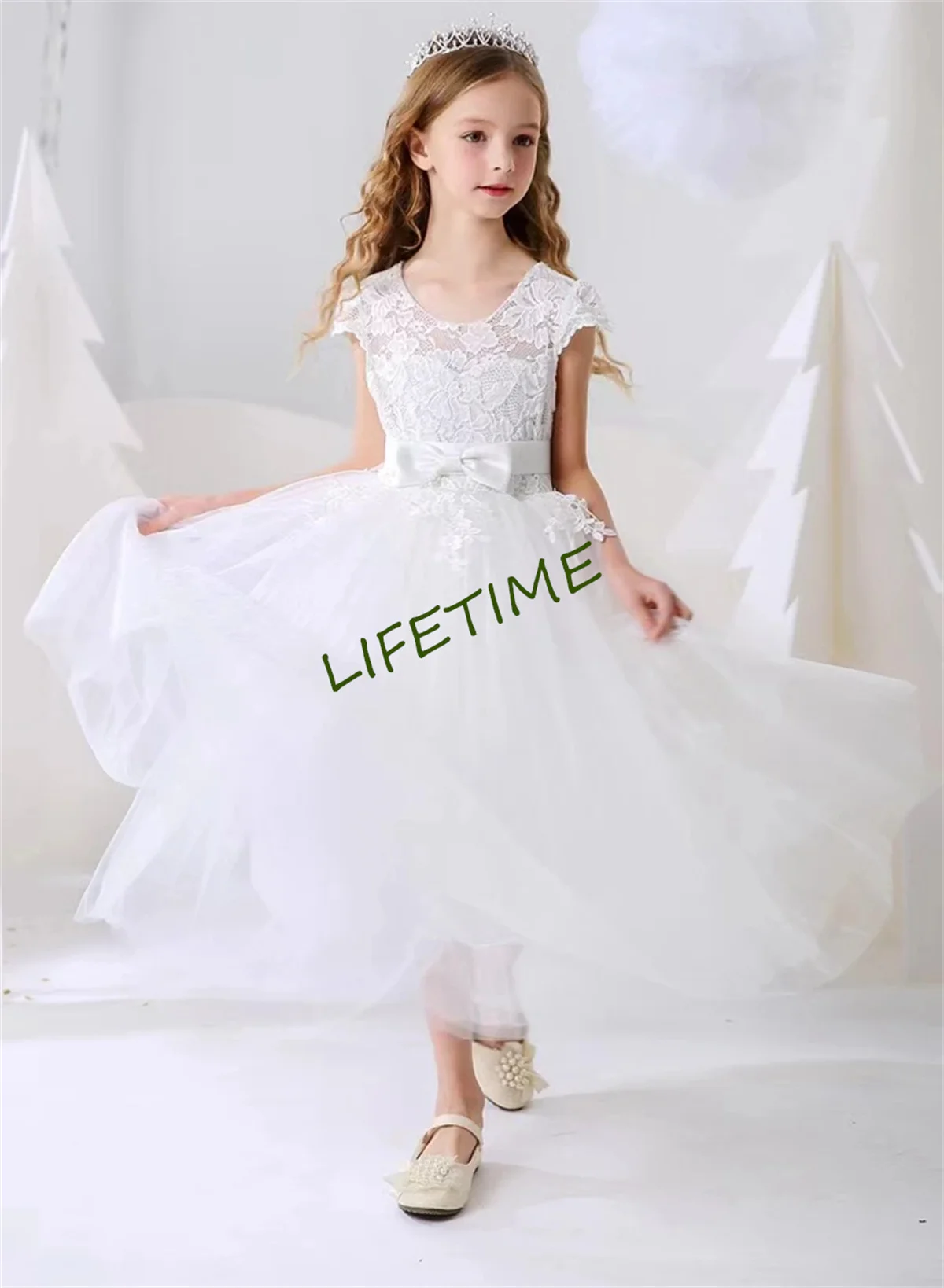 

Simple White A-Line Flower Girl Dress For Wedding 2023 Lace Appliques Princess Birthday Party First Communion Gowns With Sashes