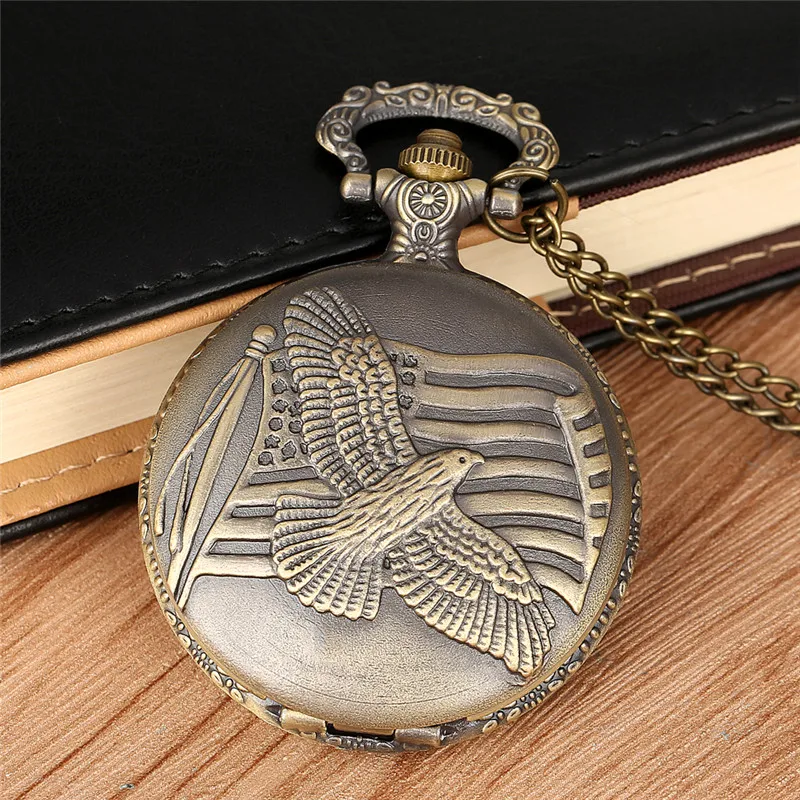 Antique Peace Dove Flag Pattern Retro Quartz Pocket Watch with Sweater Necklace Chain Men Women Collectable Timepiece Clock Gift