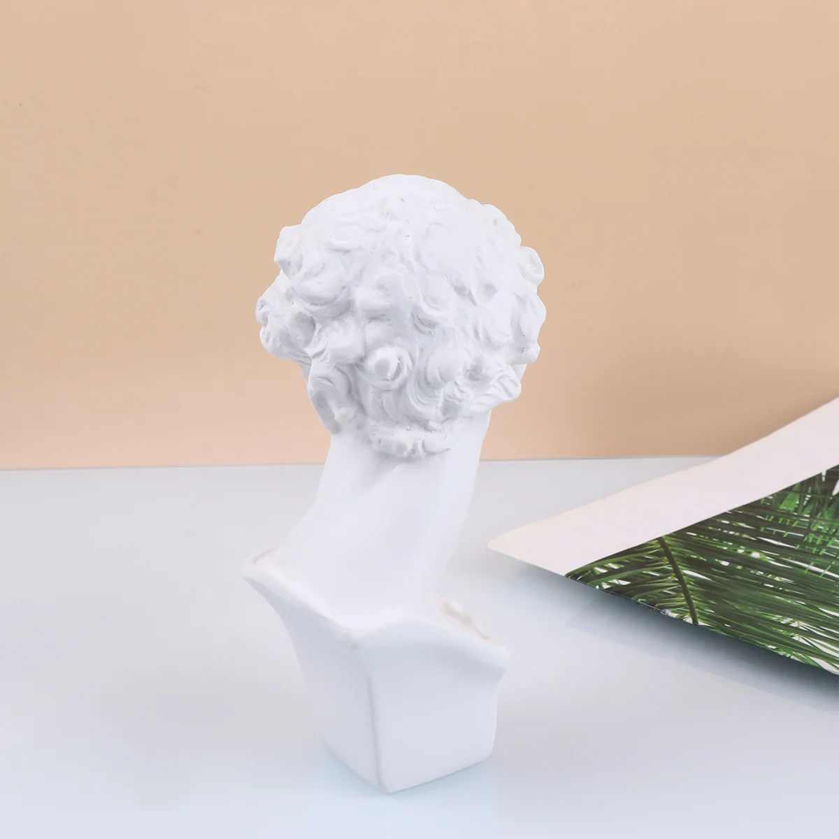 

Nordic Statue Resin Crafts Household Ornament Creative Character Design Stylish Home Office Decoration