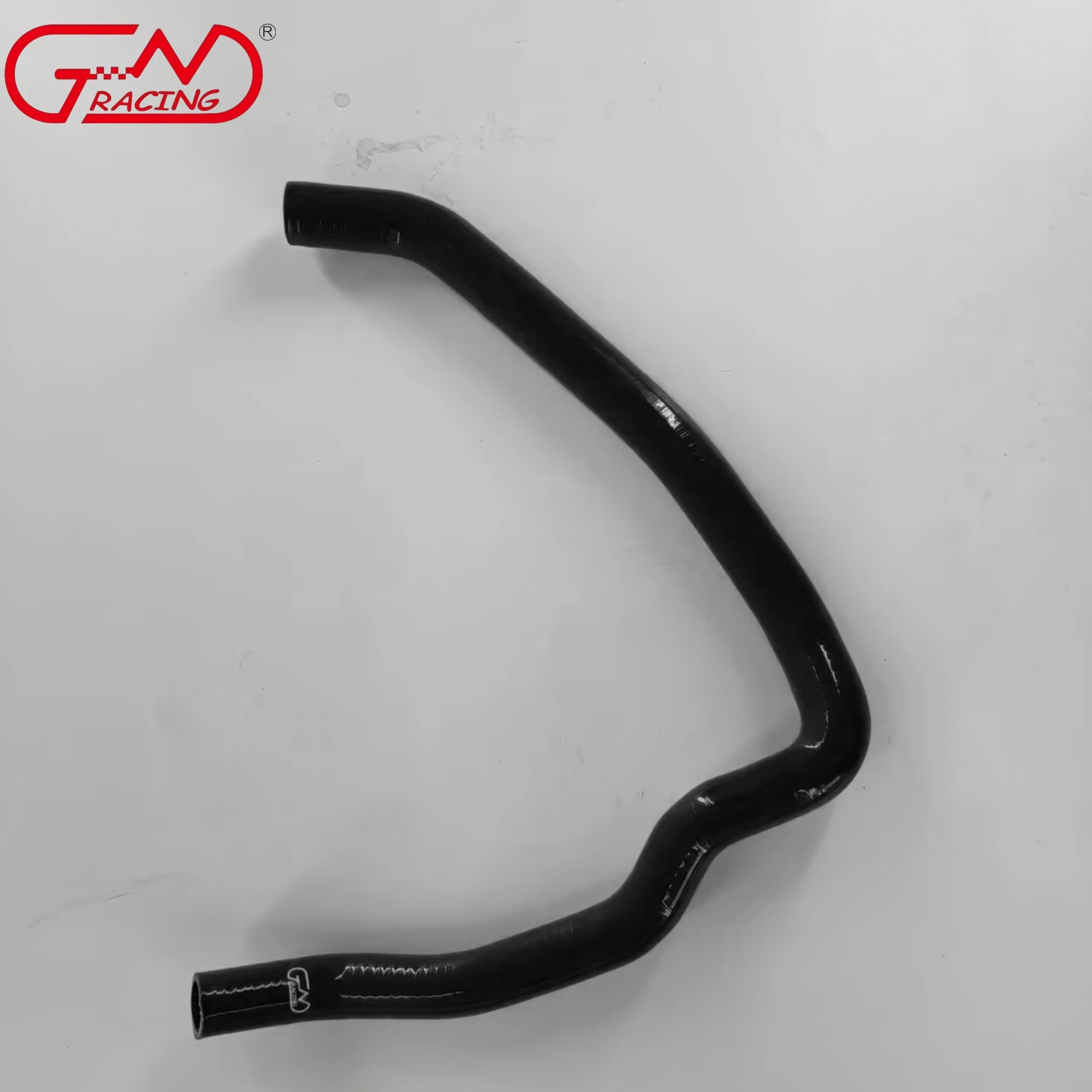 

СИЛИКОНОВЫЙ ШЛАНГ РАДИАТОРА для двигателей Audi S3, SEAT Leon Cupra и VW Golf ED30 2,0 литра FSiT