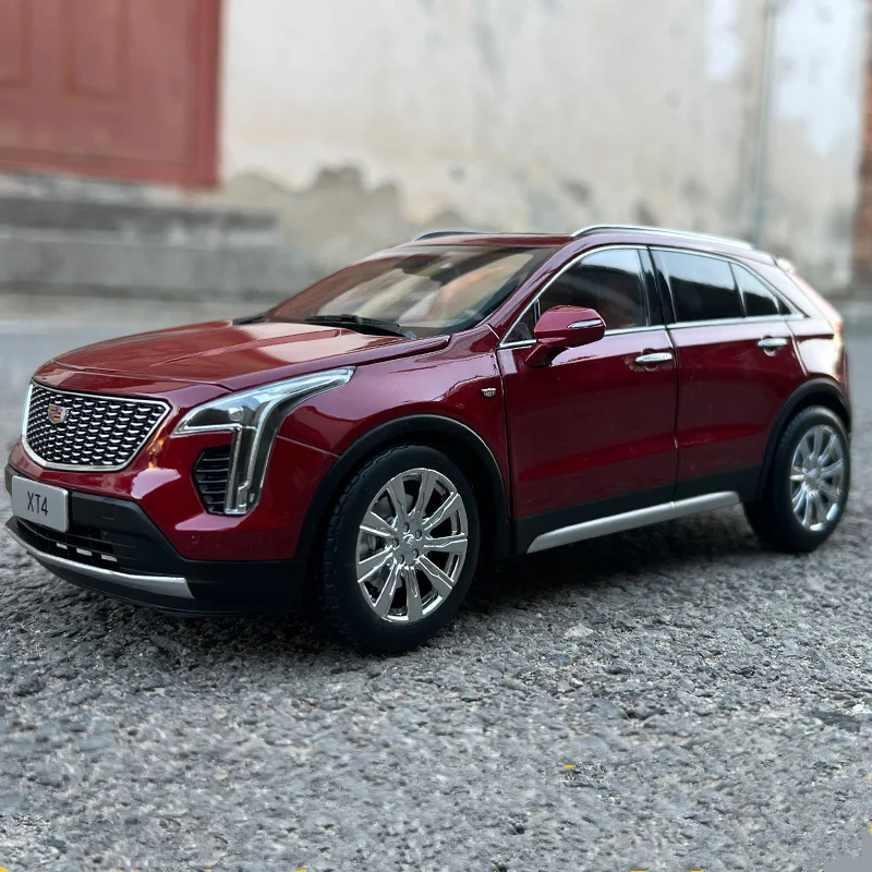 

1:18 XT4 SUV, модель роскошного автомобиля из сплава, литье под давлением, металлические внедорожники, модель автомобиля, коллекция моделирования, детская игрушка, украшение в подарок