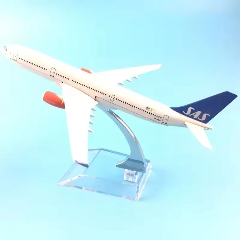 16cm A330 Scandinavian Airlines Airplanes Model 1:400 Diecast Metal Model Plane Accessories Collectable Room Decoration