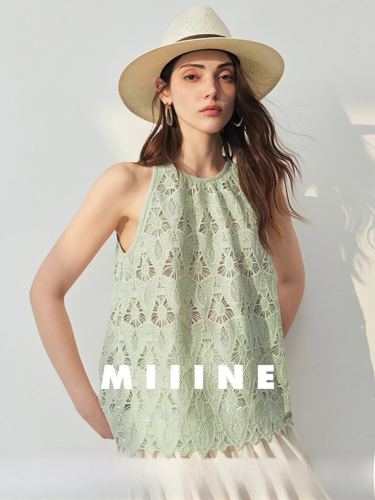 

Женский вязаный жилет-топ без бретелек с ажурным дизайном и тяжелой вышивкой, из полиэфирного волокна, верхняя одежда