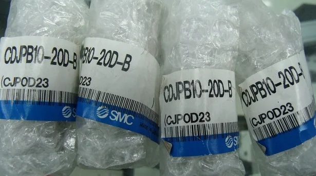 

1PCS SMC CDJPB10-20D-B CDJPB1020DB Cylinder -New