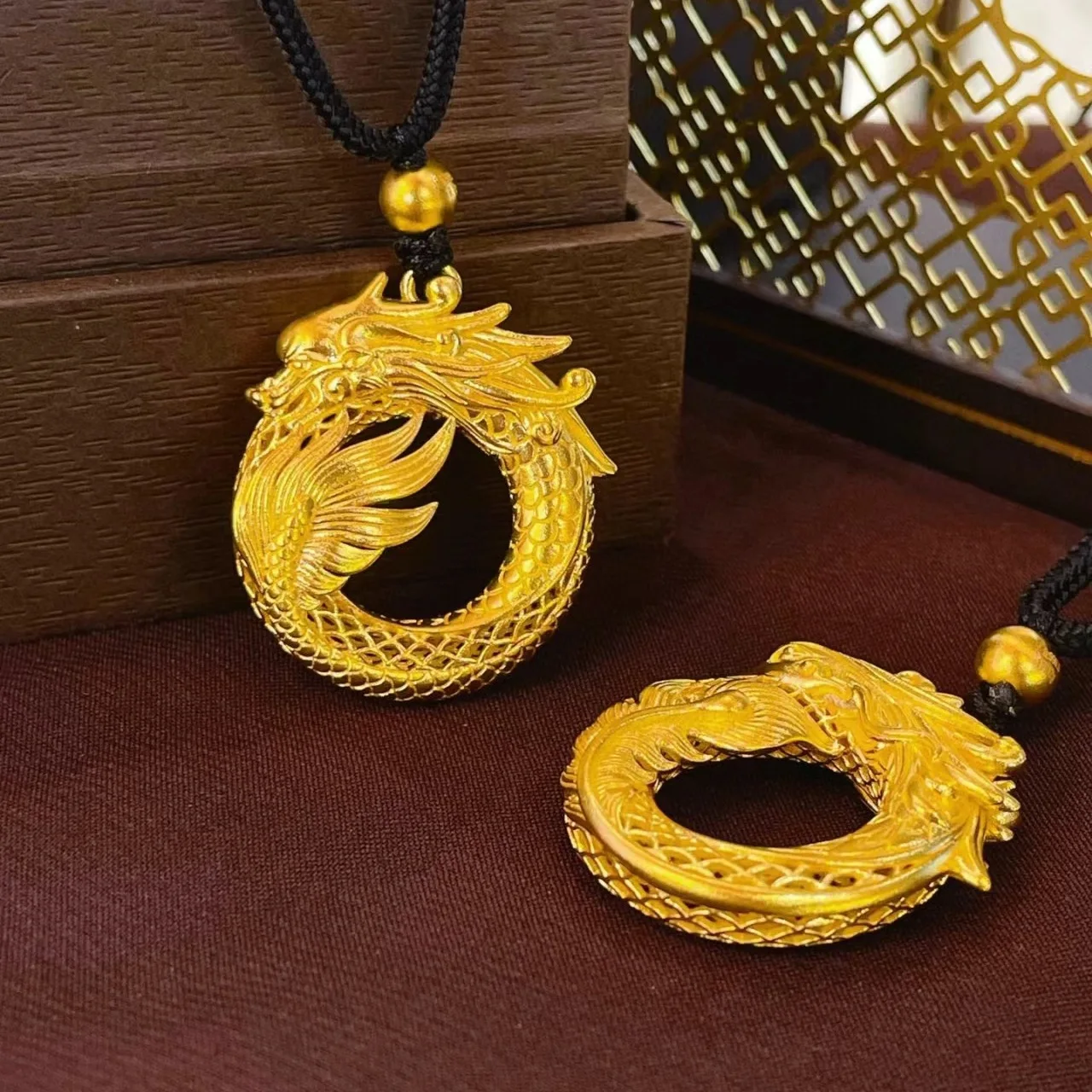 

China-Chic 9999 Real Gold Chinese Dragon Shaped Safety 24K Clasp Pendant Lovers'ancient Hollowed Dragon Pattern Pendant Lucky