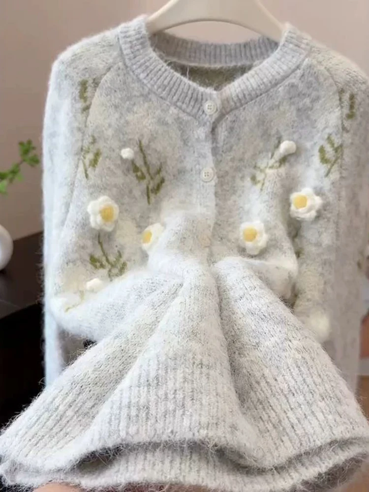 

Корейский стиль, дизайн, ниша, вышивка, цветок, вязаный кардиган, осень и зима, новая мода, универсальный свитер, пальто