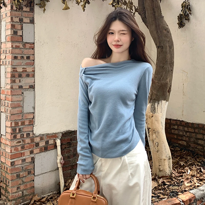 Women's Fashion Sexy Slanted Collar Off-shoulder Long Sleeve Pleated Knitted Sweater