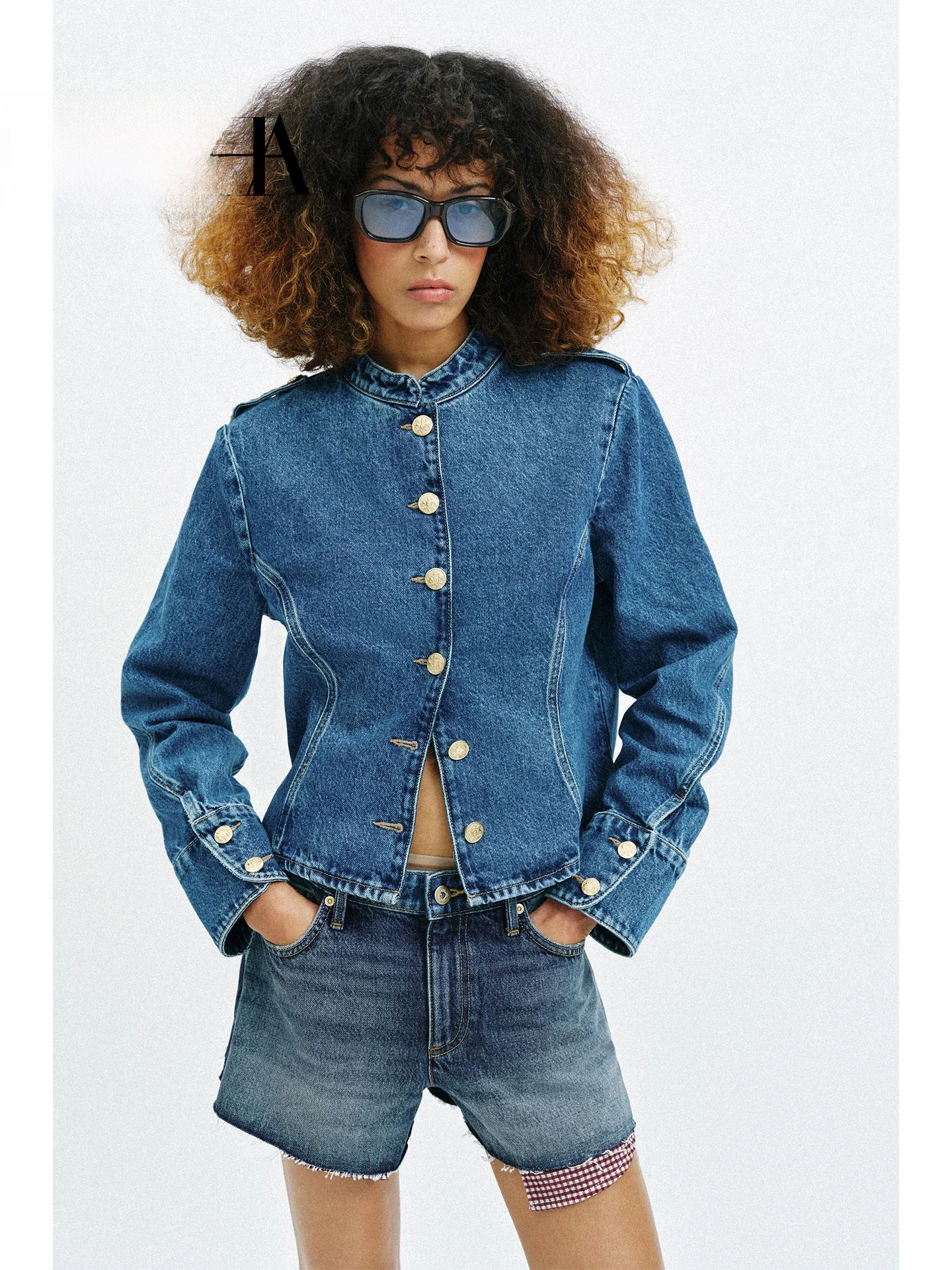 

2026 New American Retro Denim Stand Collar Gold Button Short Jacket Women Slimming Commute Style Long Sleeve Shirt