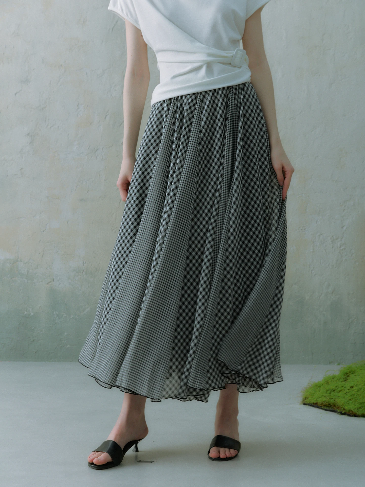 

Oz Vintage Black White Plaid Splice Maxi Skirt Women Slimming Drifting Long Skirt High Waist A-Line Polyester Fiber