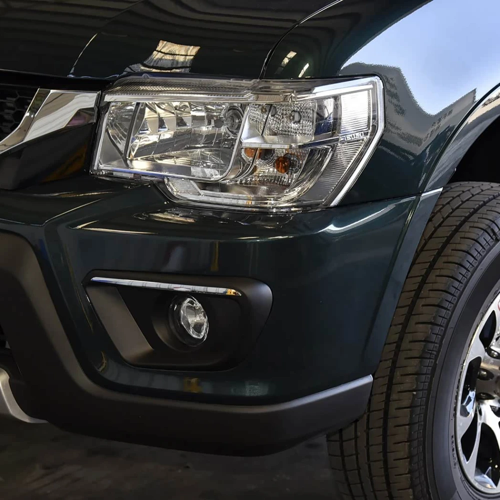

1.Headlights Shell Lens Plexiglass For Isuzu T17 Pickup 2015-2023 Headlamps Cover Transparent Lampshade Case