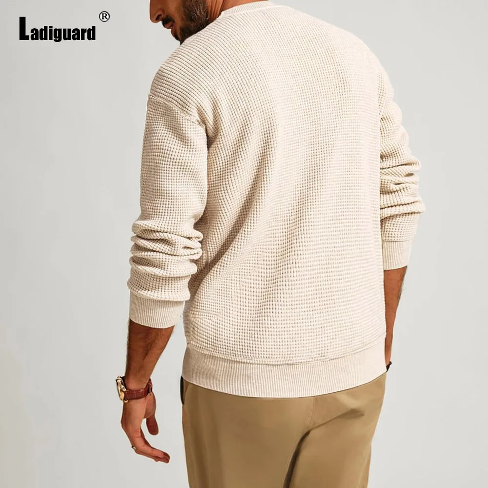 Men Fashion Knitted Sweater Long Sleeves Model Knitted Pullovers 2025 American and Europe Casual Street Tops Mens Simple Jumpers