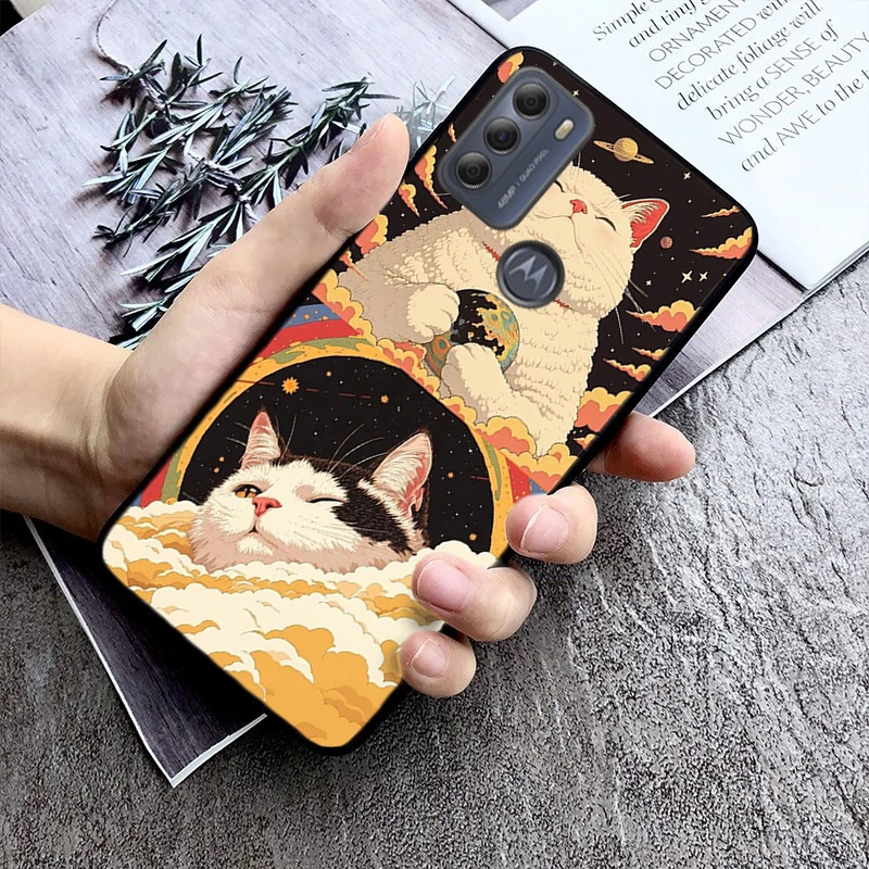

Moon Cat Phone Case For Motorola Moto G85 G55 G05 G14 G75 G31 G50 G10 G20 G30 G60 G13 G32 G84 G54 G53 G72 G24 Power