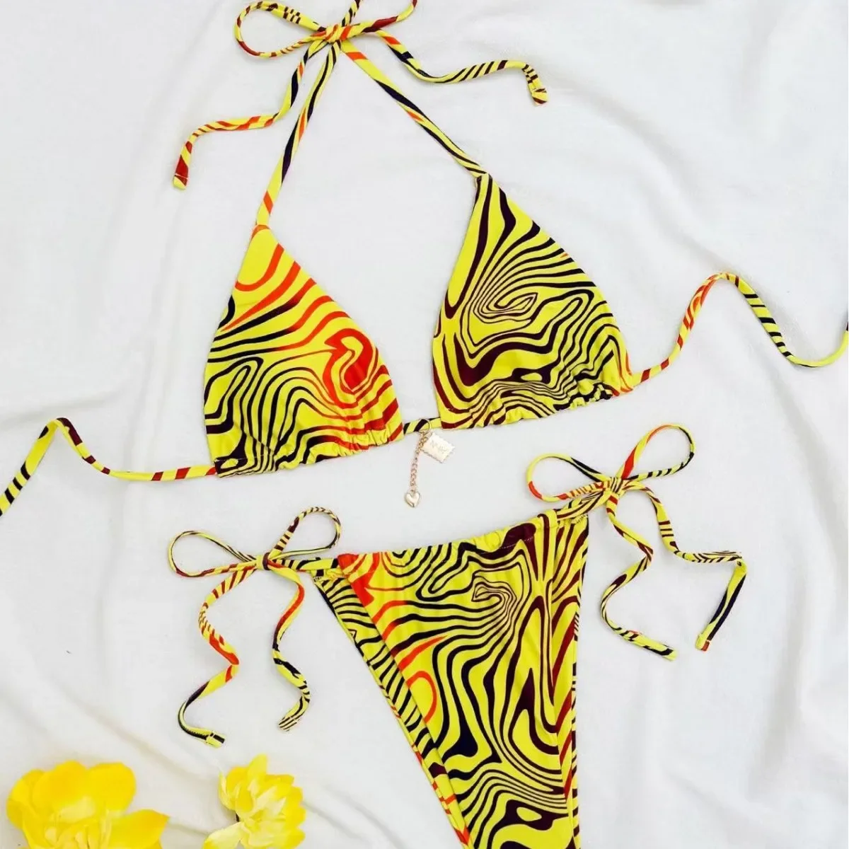 

Купальники с принтом, треугольные бикини с лямкой на шее, микро-мини-стринги, сексуальный купальник для женщин, 2025 г., бикини, комплекты бикини с низкой талией