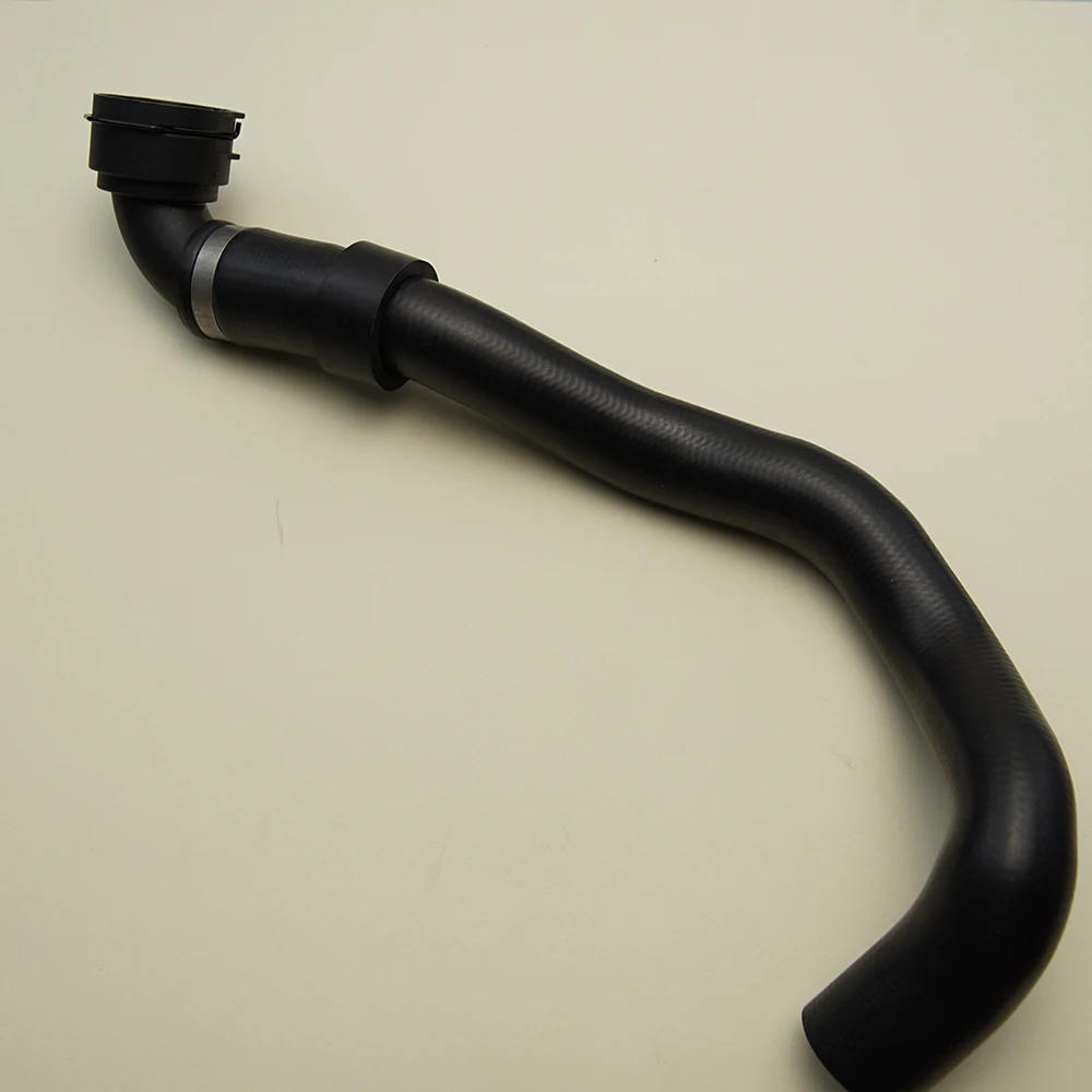 

32252070 Car The Radiator Tank and The Hose Connecting For Volvo S60 S90 V60 V90 XC60 XC90 2019 2020 2021 2022 2023 2024