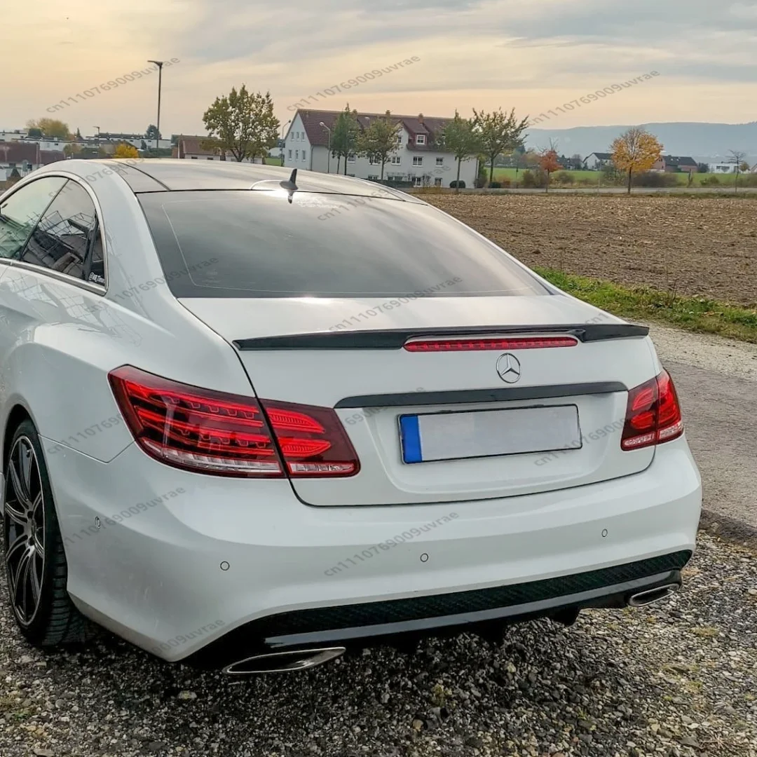 

Gloss Black Rear Trunk Spoiler Wing For Mercedes Benz E Class C207 Coupe AMG E250 E350 E400 E500 E550 2009-2016 Auto Styling