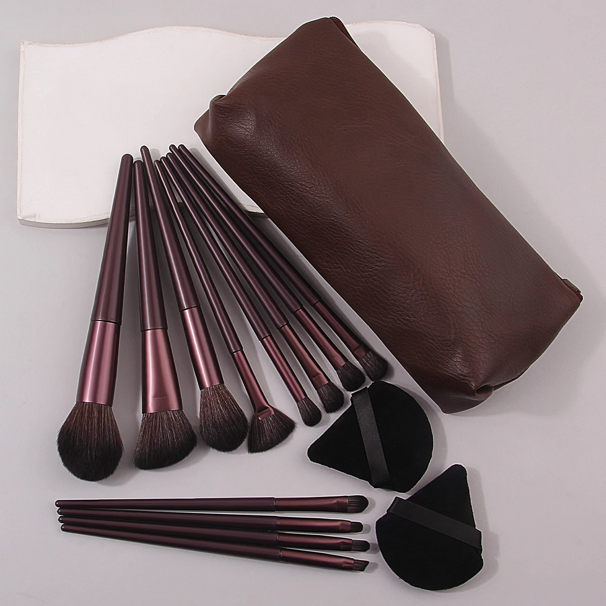 Ensemble de pinceaux de maquillage de haute qualité, 15 pièces, pour fard à joues, ombre à paupières, sac de rangement à la mode, bouffée de poudre douce, outil de beauté