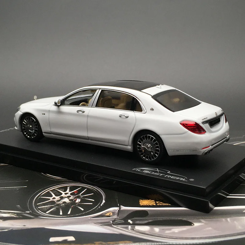 Most real 1:43 Maybach S-class 2019 alloy Limited Edition car model