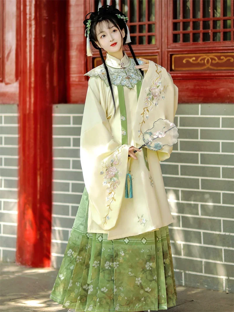 

【 Original 】 Hanfu Female Adult Mingzhi Cloud Shoulder Heavy Industry Embroidered Horse Face Skirt Adult New Ancient Clothing