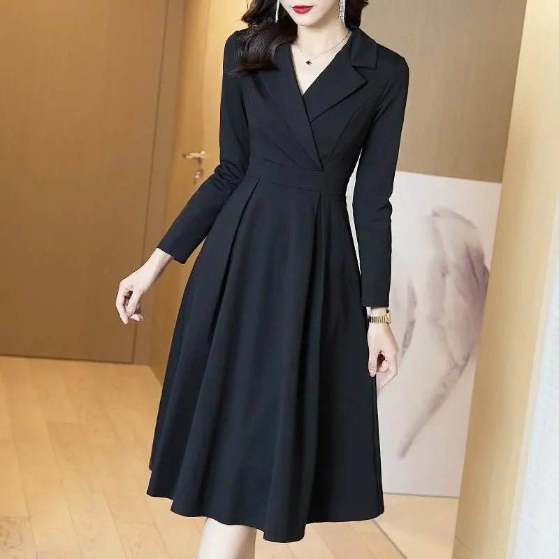 

Red Retro High-end Feeling Waistband Long Sleeved Dress For Women In Autumn 2023 New Stylish And Slimming Suit Dress