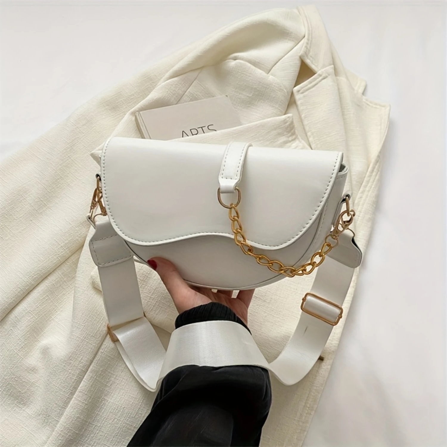 

Bag For Women, Fashionable Solid Color PU Leather, Adjustable Shoulder Strap With Chain, Flap Closure Small Round Purse