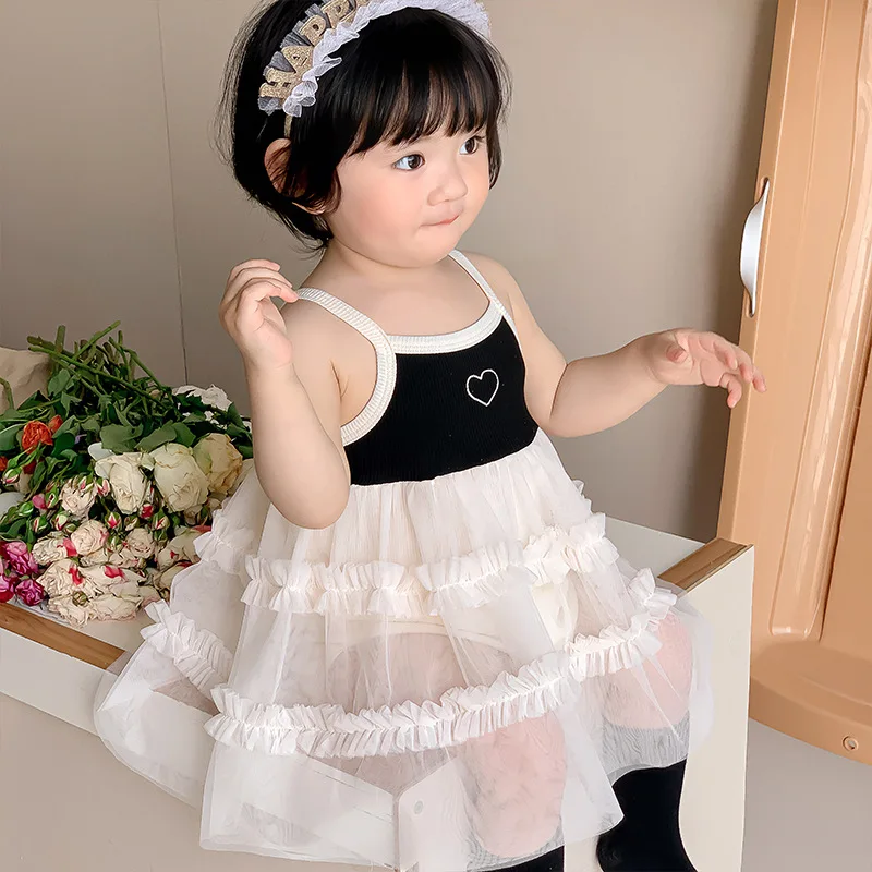 الوليد طفلة ملابس الصيف رقيقة أكمام الأميرة شبكة رومبير بذلة القوس التطريز كشكش زر أسفل ارتداءها