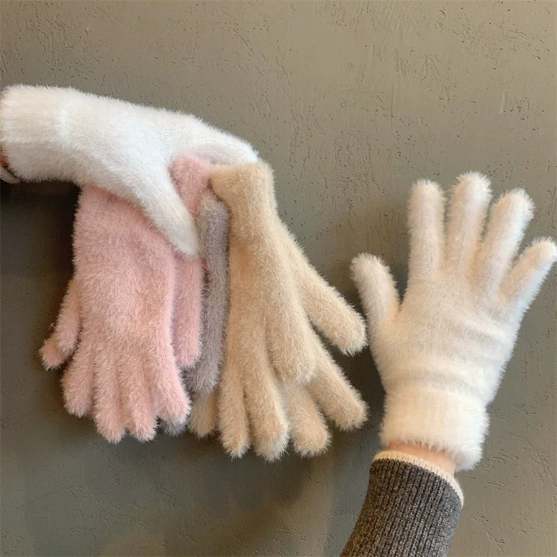 Guanti da donna a cinque dita in velluto visone invernale: peluche caldo a prova di freddo per ciclismo all'aperto tinta unita