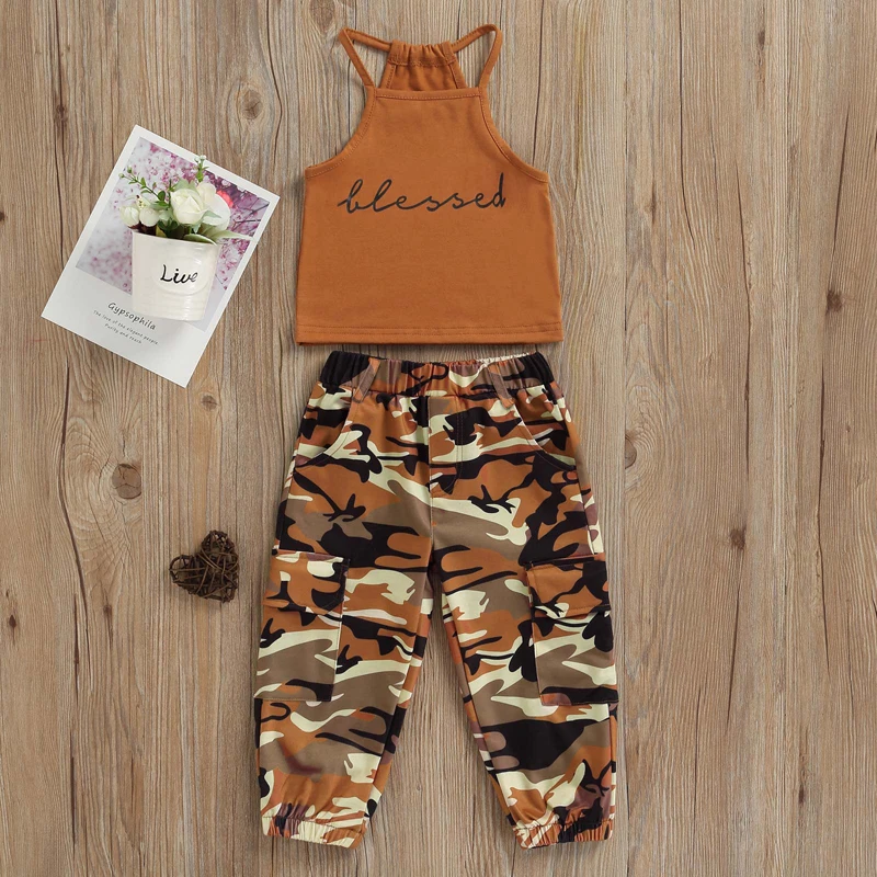 Conjunto de camiseta sin mangas y pantalones de camuflaje para niña pequeña, Top con tirantes con estampado de letras y pantalones con bolsillos en la cintura elástica