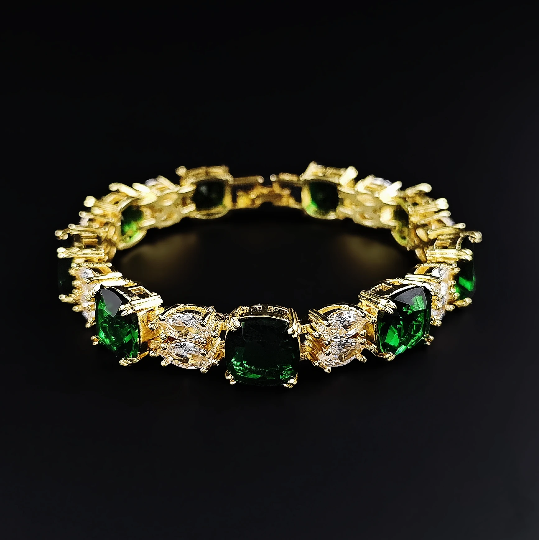 2024 New Green Color Princess Bracelet Bangle for Women Anniversary Gift Jewelry Wholesale S7985