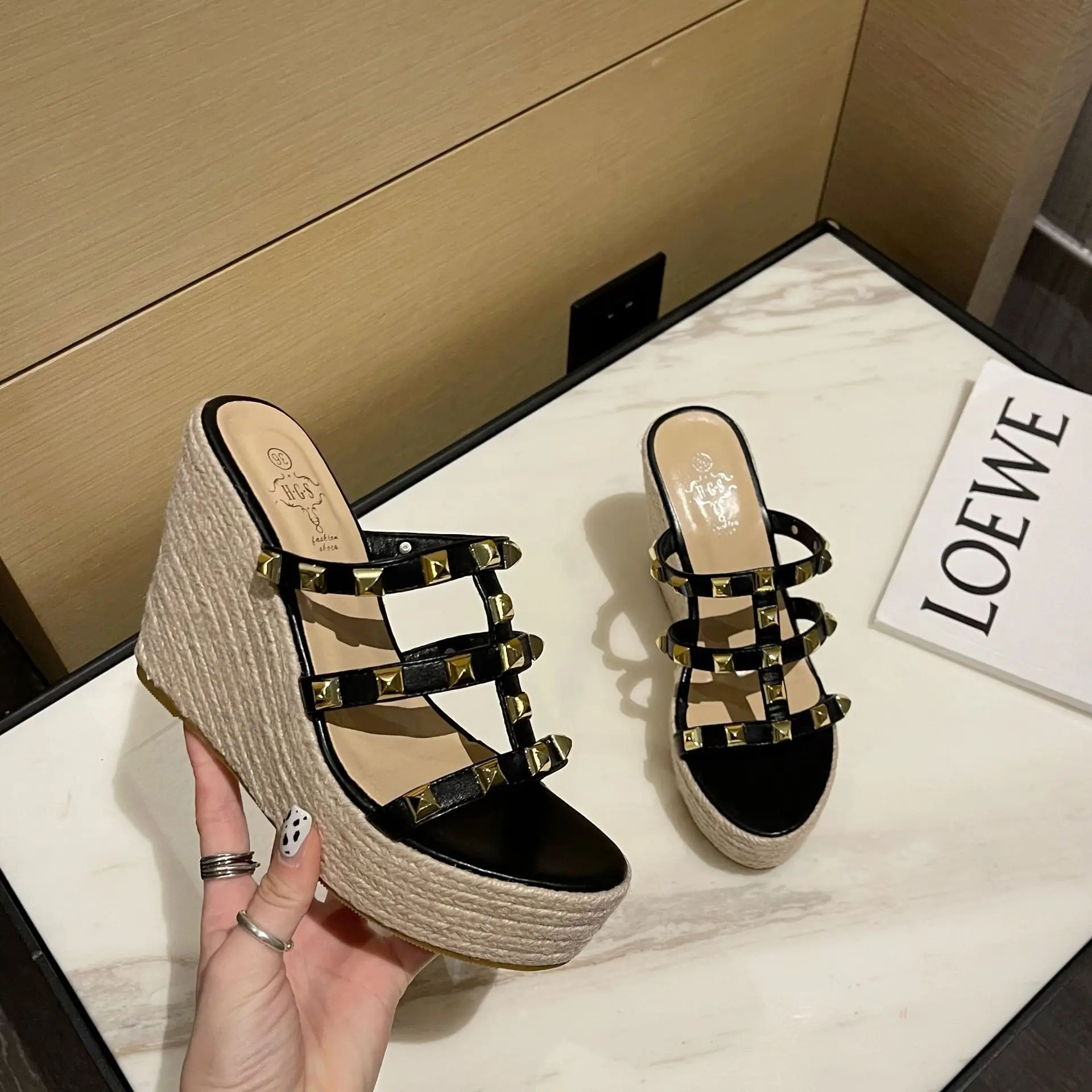 

Summer Rivet Women High Heels Shoes Straw Wedged Open Toe Sandals Platform Slides Travel Roman Sandals Casual Peep-toe Slippers