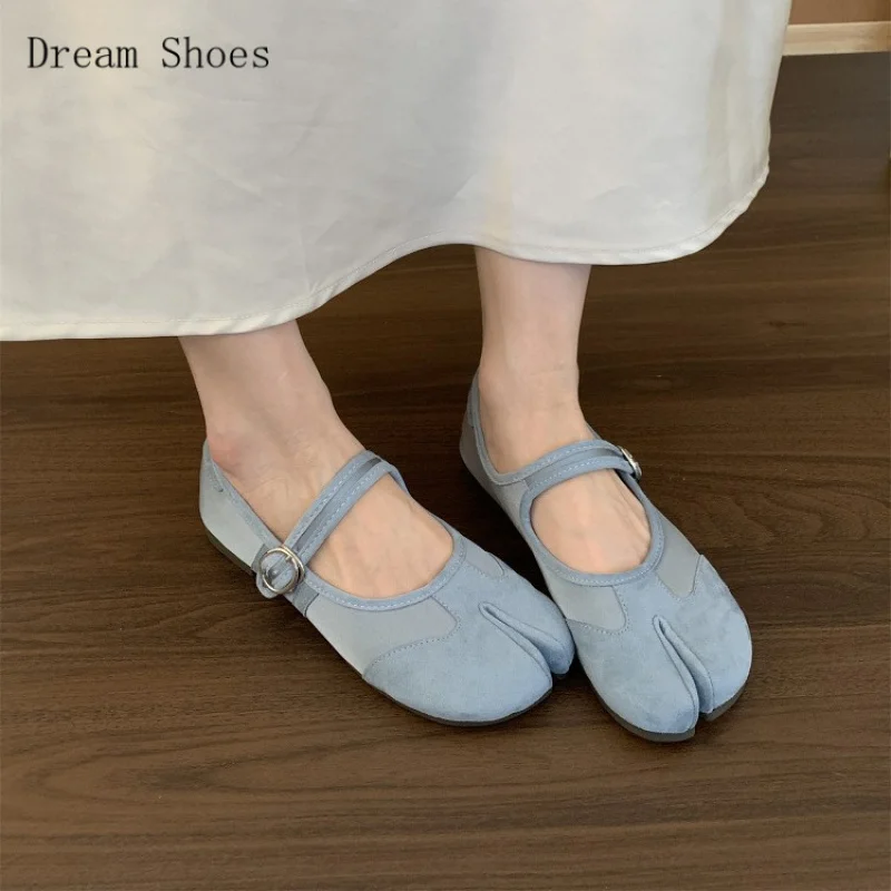 韓国語バージョンスプリットトゥホースシューシューズ、春と秋の新しいフラットメリージェーンシューズ女の子用、バレエシューズ