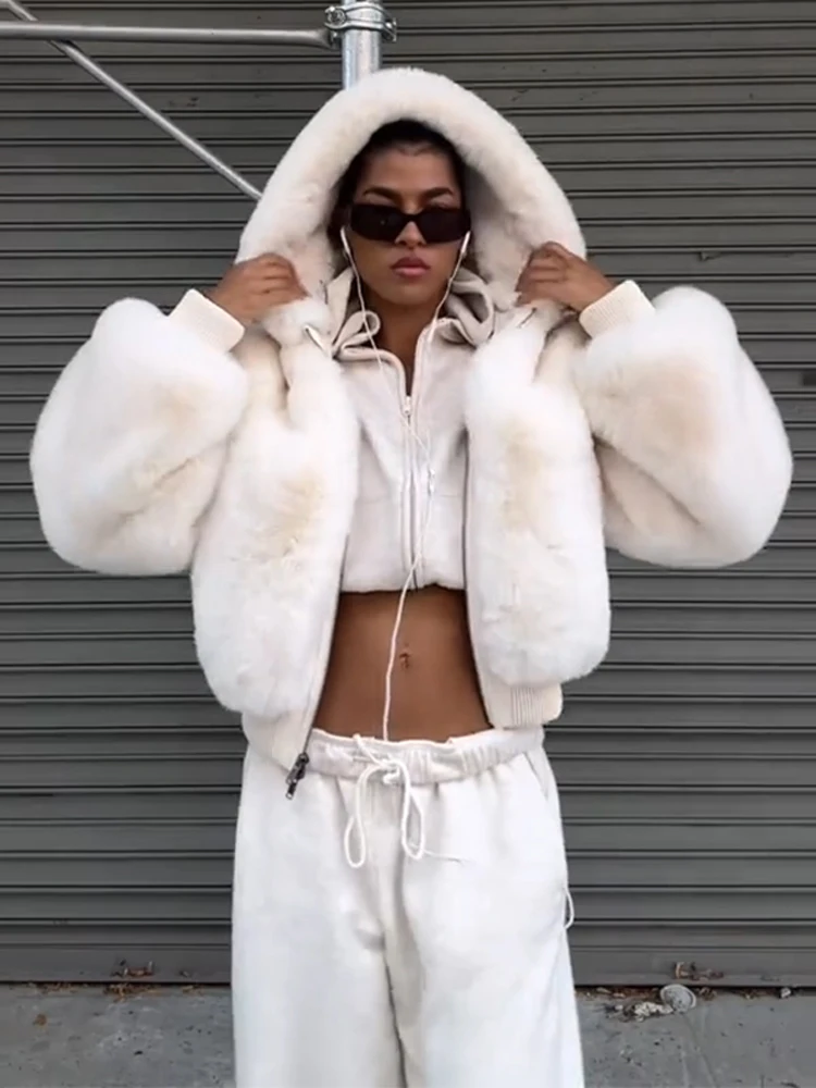 Fashion Faux Fur Thicken Coats Women Full Sleeve Hoodie Loose Zippers Warm Short Coat 2025 Winter Lady Casual Outwears